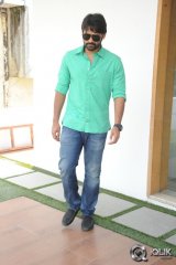 Sai Dharam Tej Interview About Pilla Nuvvu Leni Jeevitham